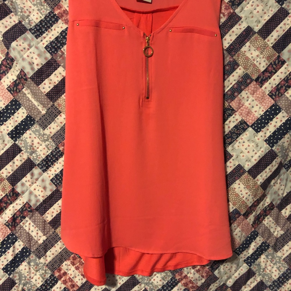 Blouses - Picture 3 of 3